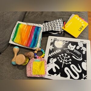 Lovevery Play Kit: The Charmer